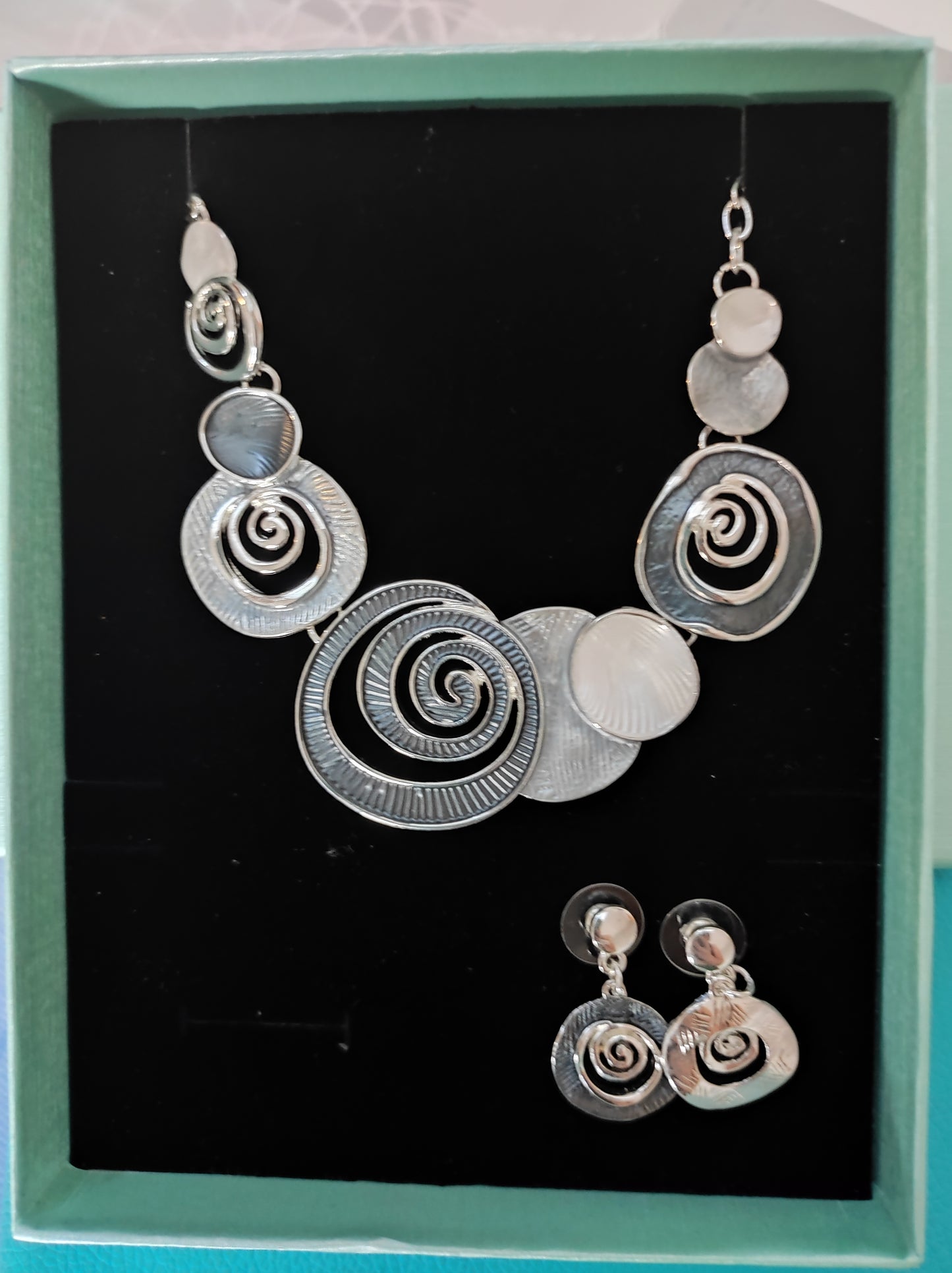 conjunto collar y pendientes estilo bohemio
