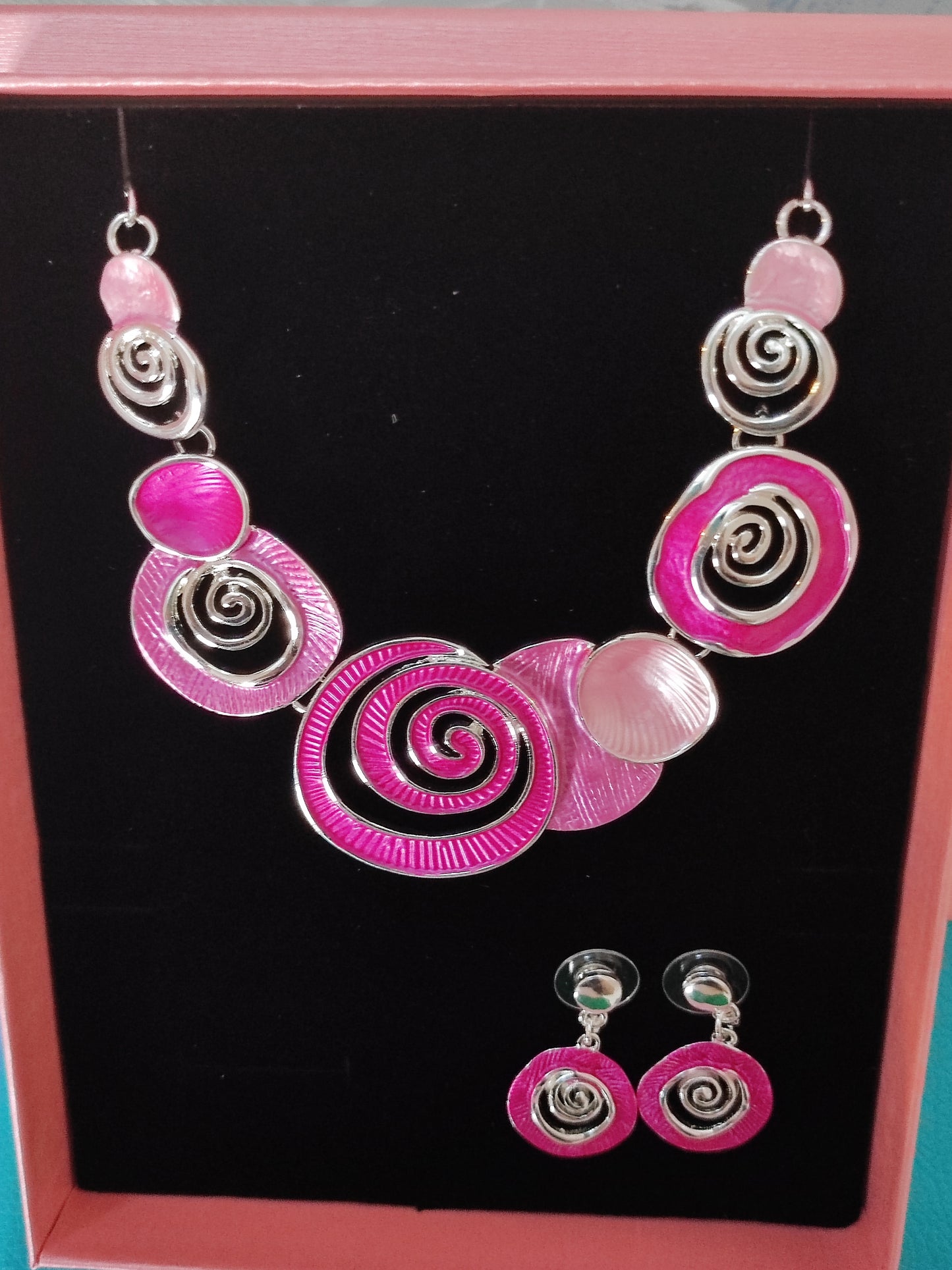 conjunto collar y pendientes estilo bohemio