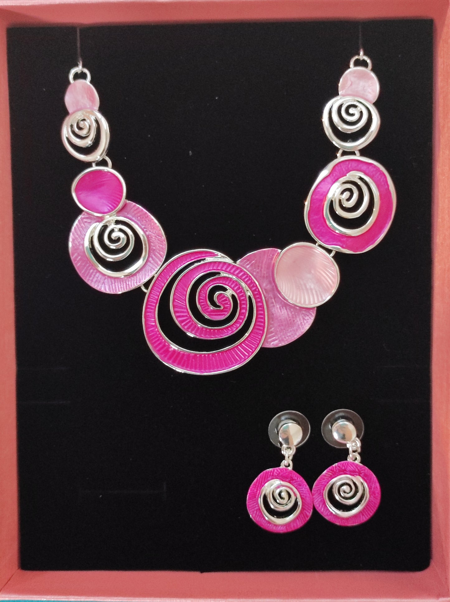 conjunto collar y pendientes estilo bohemio