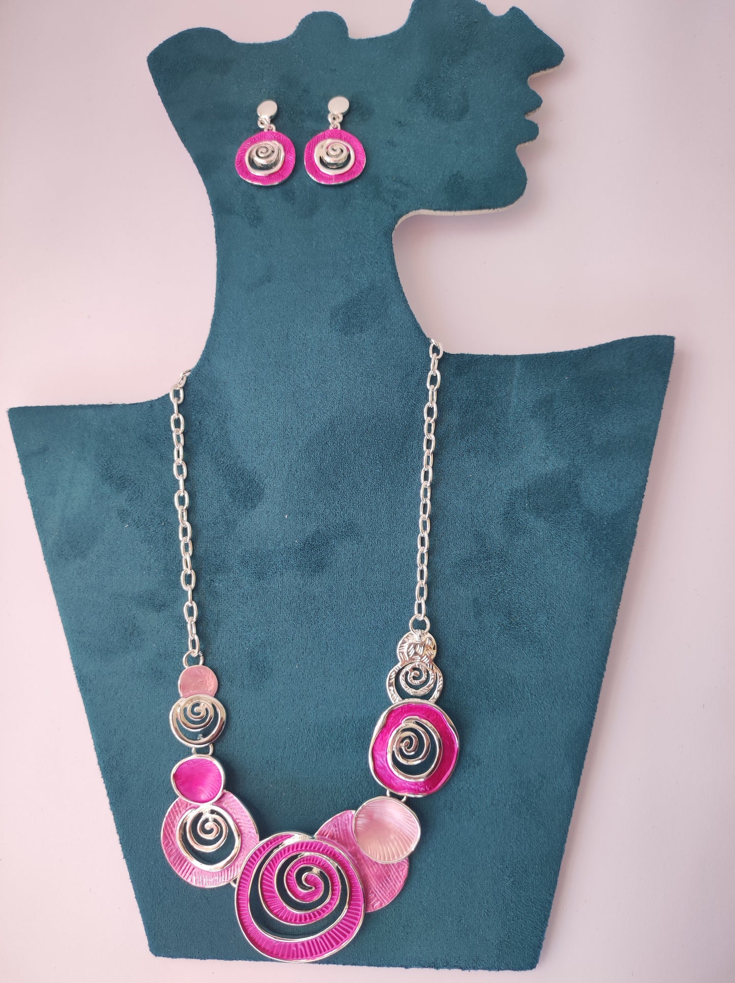 conjunto collar y pendientes estilo bohemio