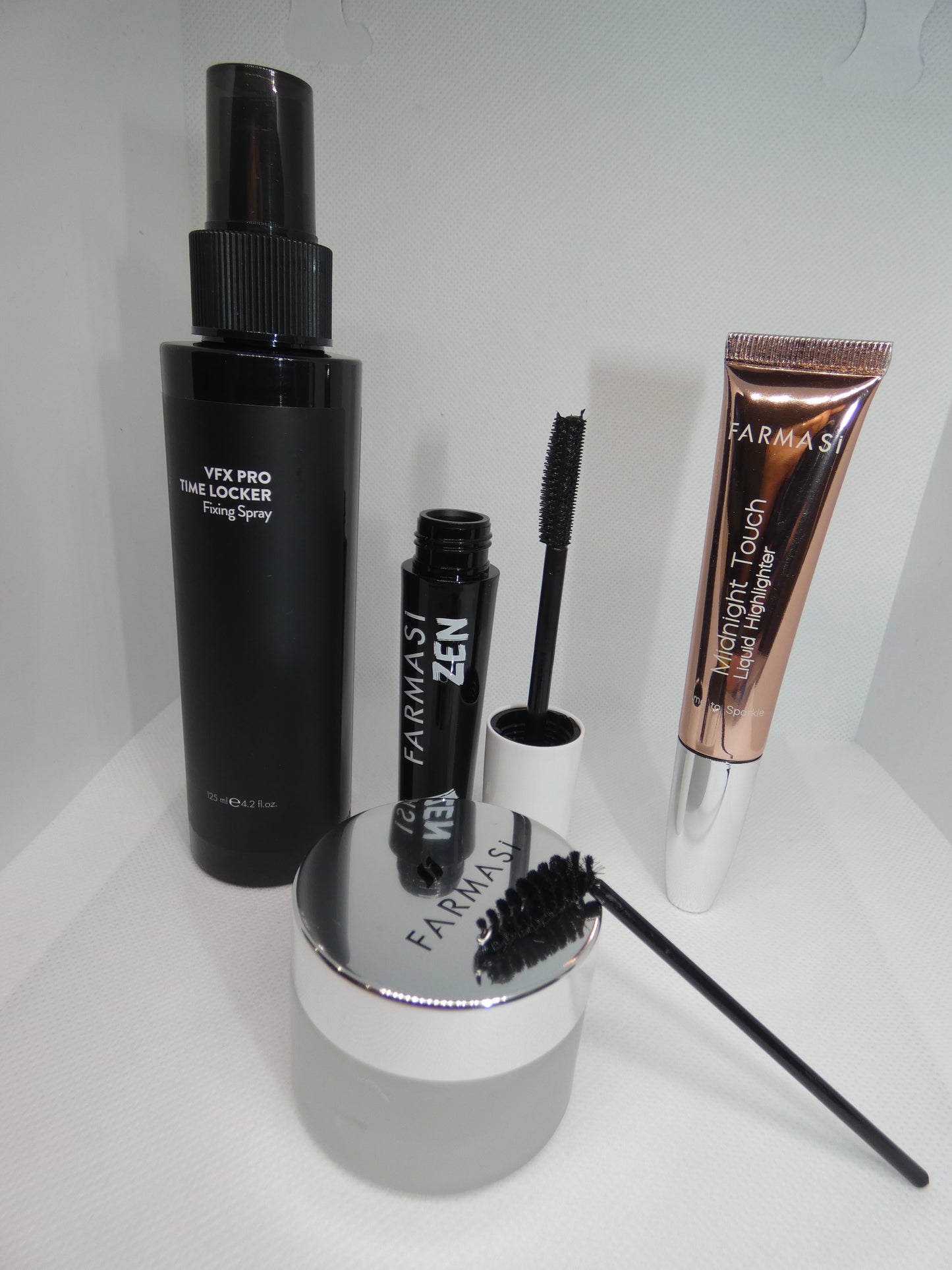 KIT DE MAQUILLAJE 4 EN 1